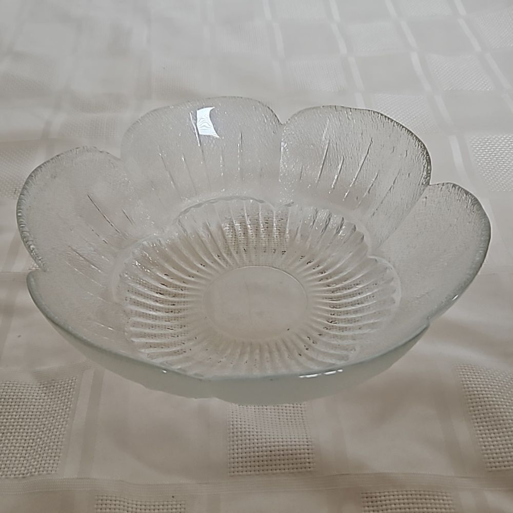 Clear Glass Fruit Bowl 10"-10" - Picture 10 of 16